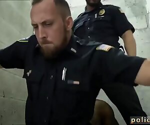 Vidéo japon notre flic homosexuel hommes sexe et gros pénis police gays baise le flic blanc avec