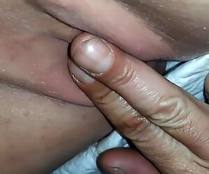 This franceză milf ejaculare feminină in a guy's mouth