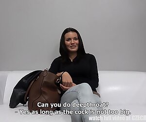 令人惊叹的业余爱好者在捷克人选角接受采访和性交report this video