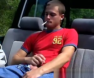 Фуцкинг пушење цигарета момци тинејџерке ккк фрее порн канал геј лизање чмара 3 момци, а