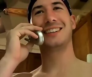 Thomas gay nahí mladí gejovia plieskanie videoklipy babička fajčiť kokota