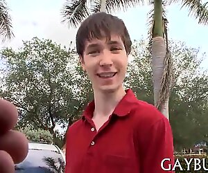 Nuori homo pojat having anaali sex