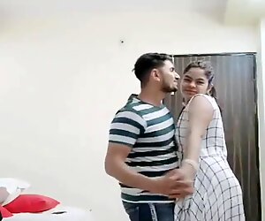 Ekspatriat india di luar negara pasangan comel bersiap sedia untuk melakukan hubungan seks sebelum penggambaran antara satu sama lain