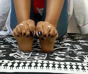 Μακριά ινδή δάχτυλα ποδιών και πόδια