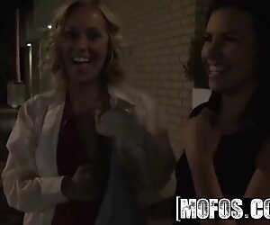 Deux salopes (Danica Dillon, Nicole Aniston) se font pécho partager une bouchée - mofos