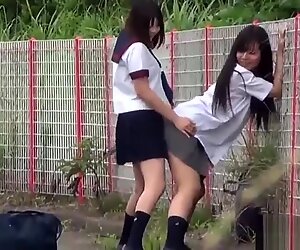 Γιαπωνέζα έφηβη skanks κατούρημα