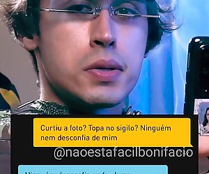 Novinho afeminado fofo no cenario pc musik no grindr vendo rola piroca cu punheta