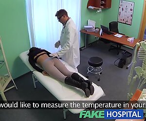 Falsk hospitals seksuel behandling forvandler smuk storbarmet patientstøn af smerte til nydelse
