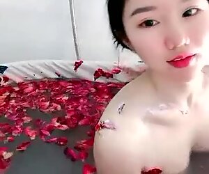 Kinesisk live jente