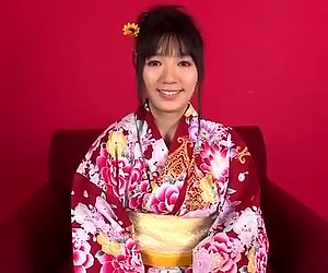 Ослепительный кастинг в кимоно девушка чихару