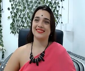 Indianki gorąca kamera internetowa pulchne dziewczyna pokazuje swoje duże piersi i seksowną ogoloną cipkę